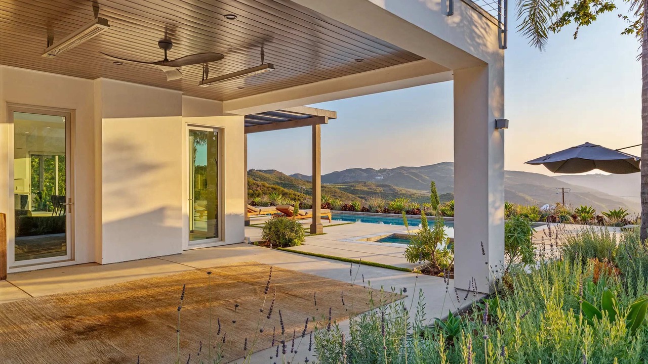 Photo of Patio Balcony in Malibu