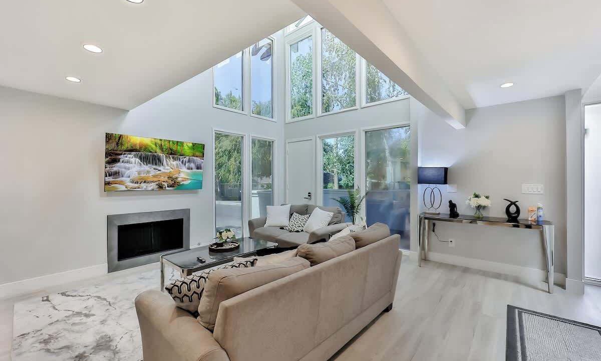 Photo of Livingroom in Menlo Park