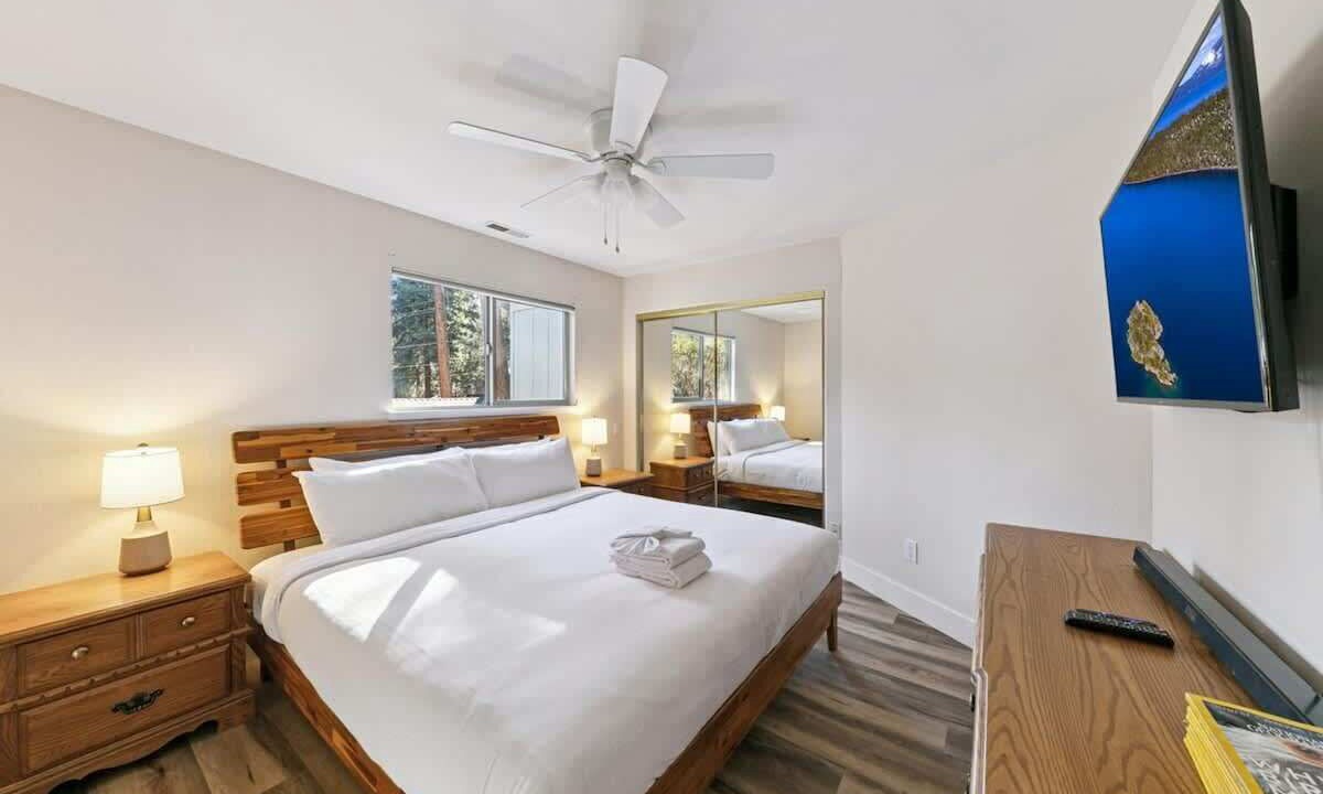 Photo of Bedroom in Tahoe Island