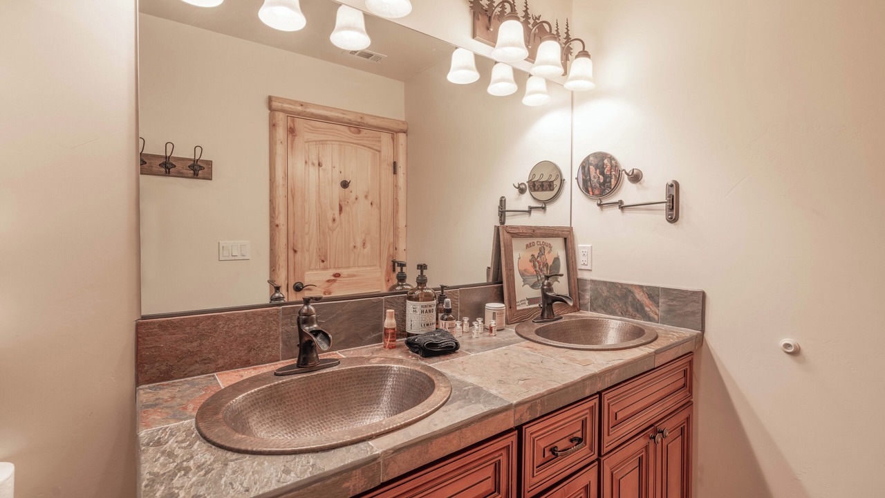 Photo of Bathroom in Upper Moonridge