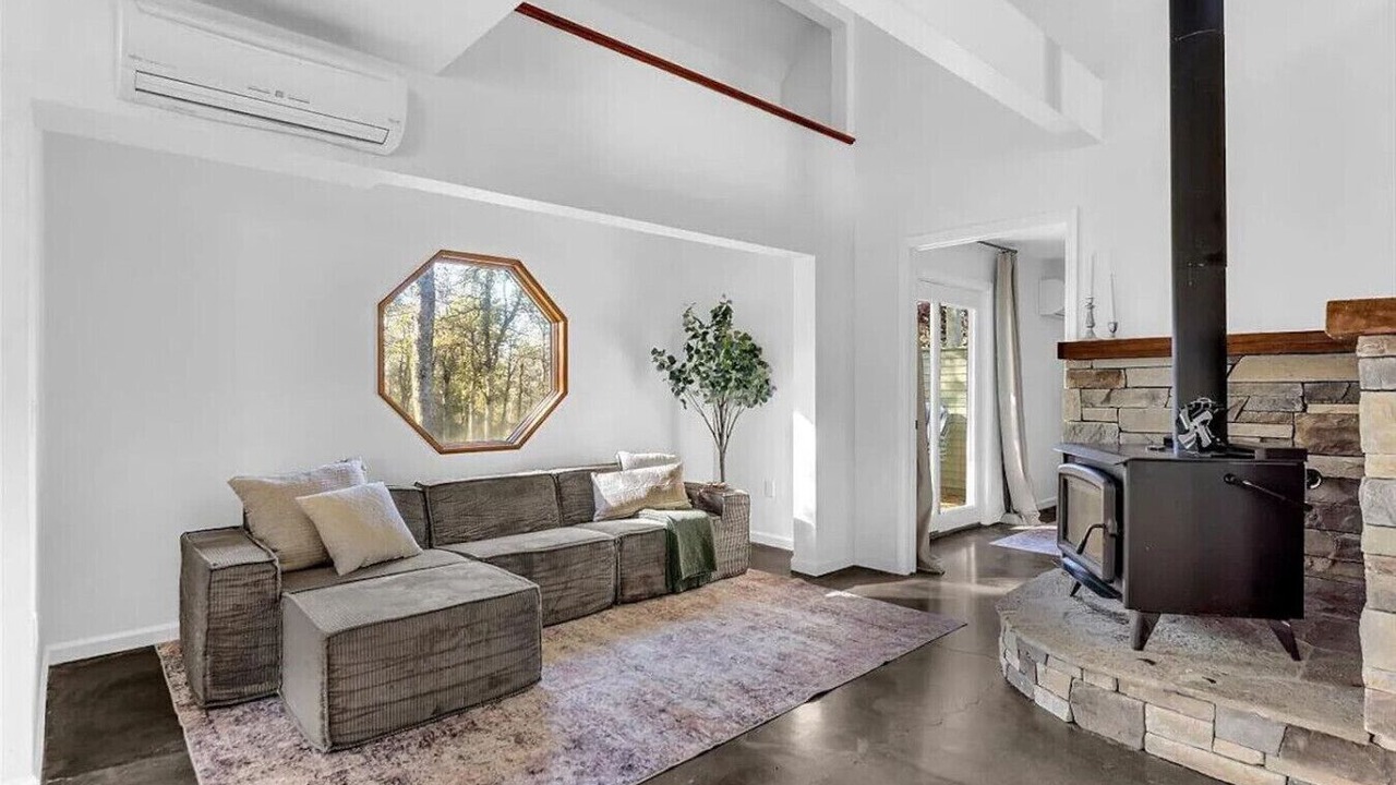 Photo of Livingroom in Redding