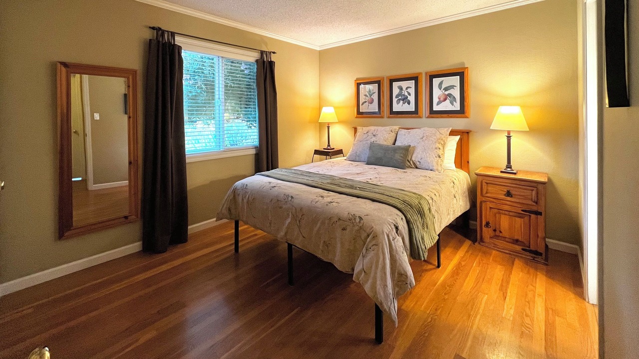 Photo of Bedroom in Willow Glen