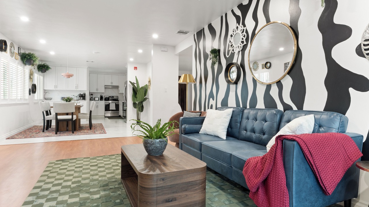 Photo of Livingroom in Northridge