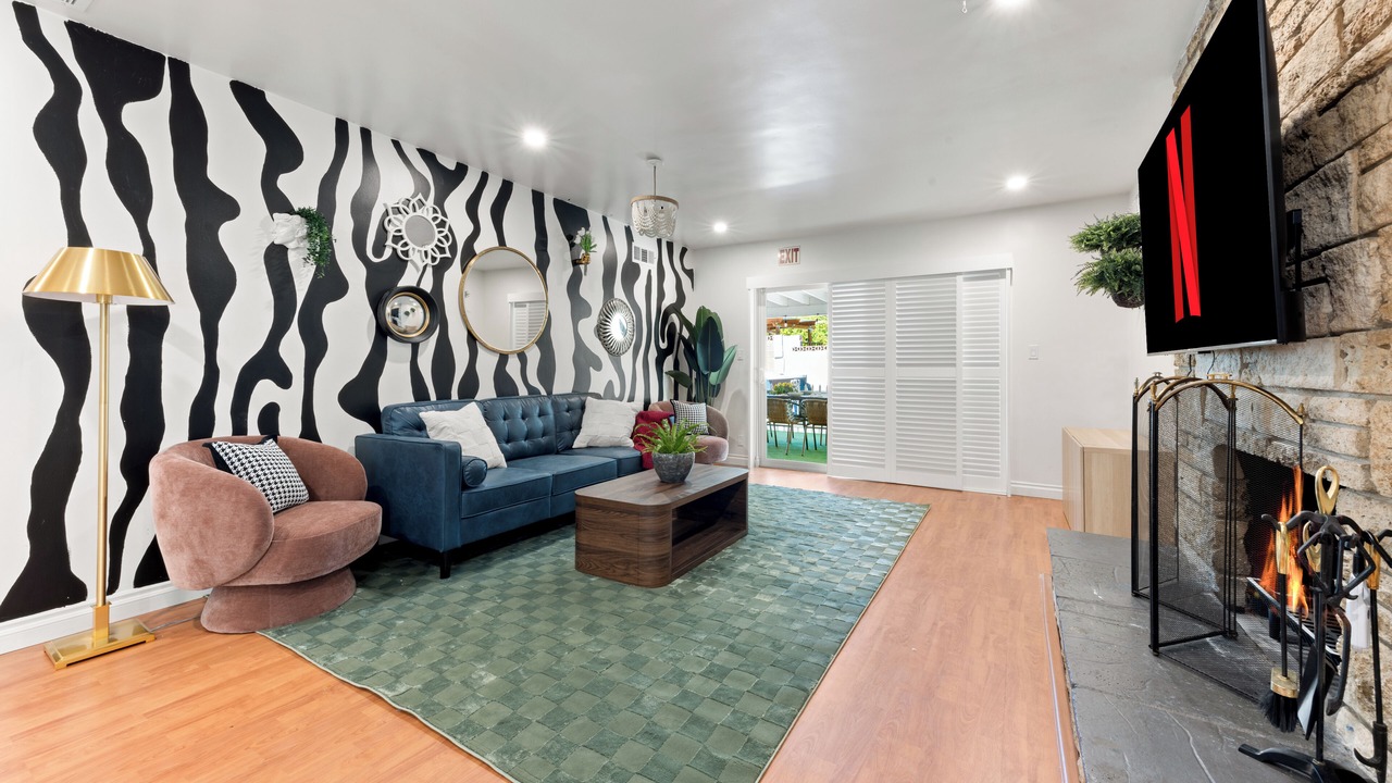 Photo of Livingroom in Northridge