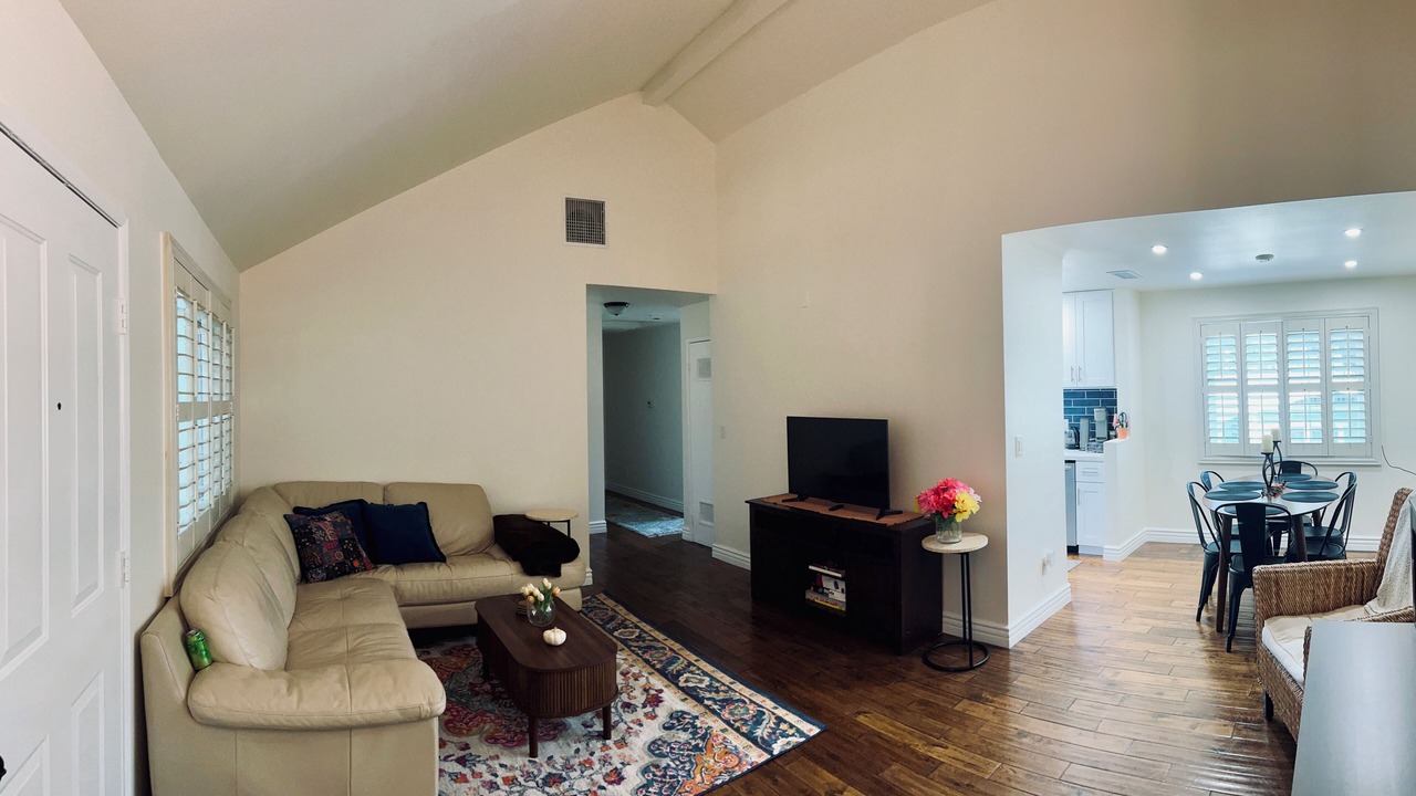 Photo of Livingroom in North Central