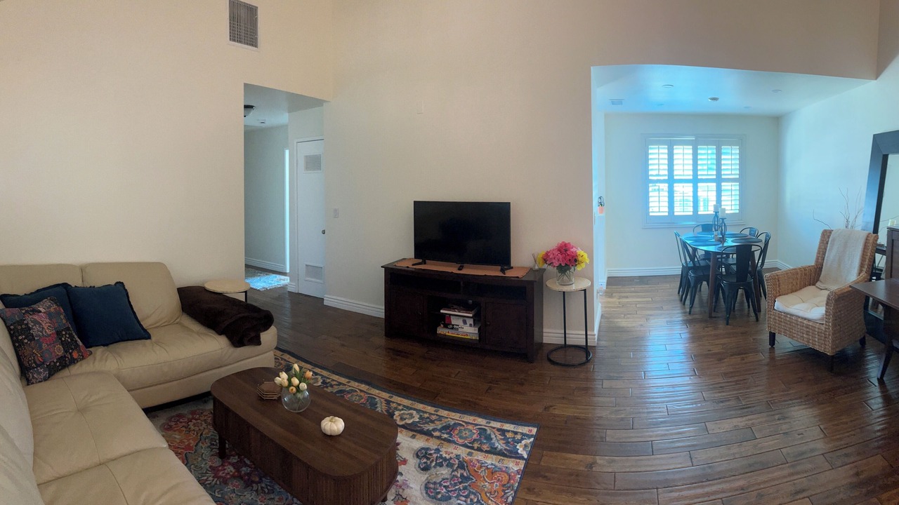 Photo of Livingroom in North Central