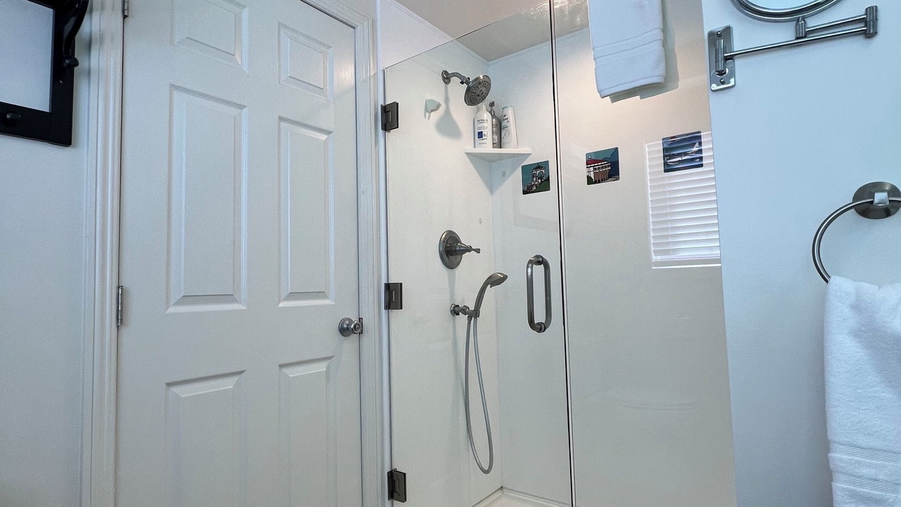 Photo of Bathroom in Avalon