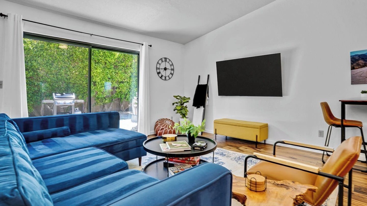 Photo of Bedroom in Racquet Club Estates
