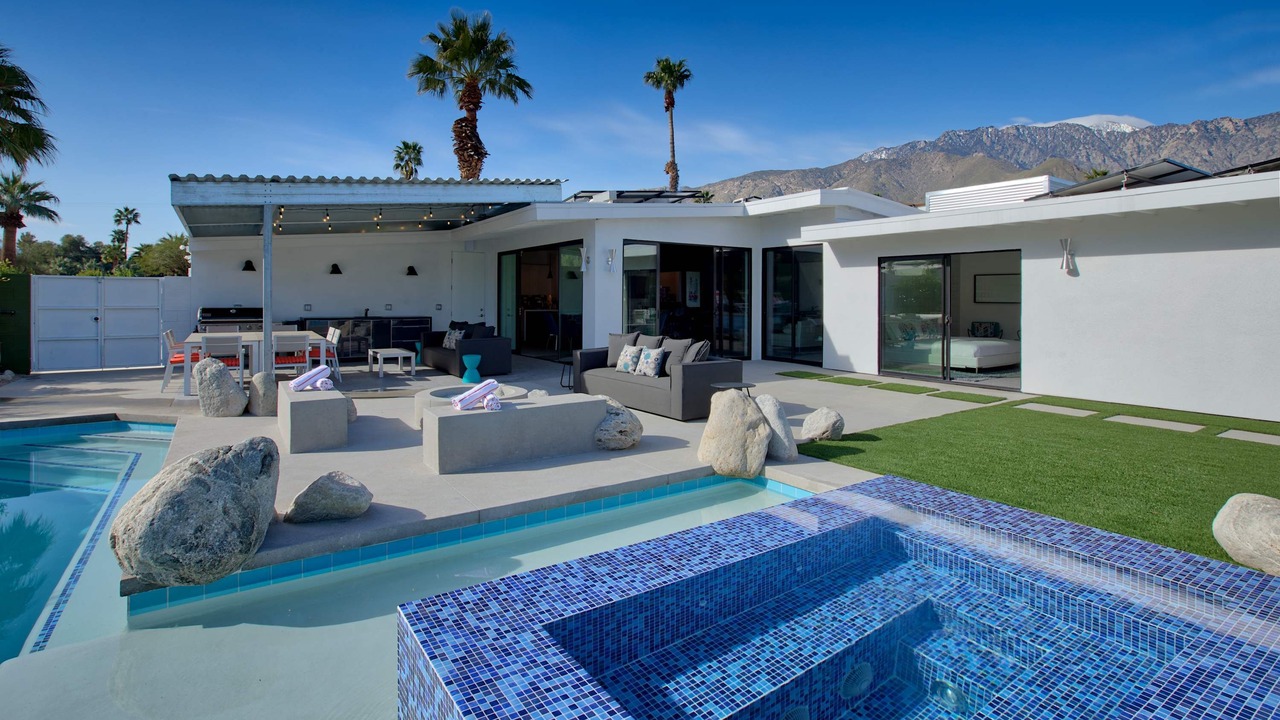 Photo of Outdoor in Racquet Club Estates