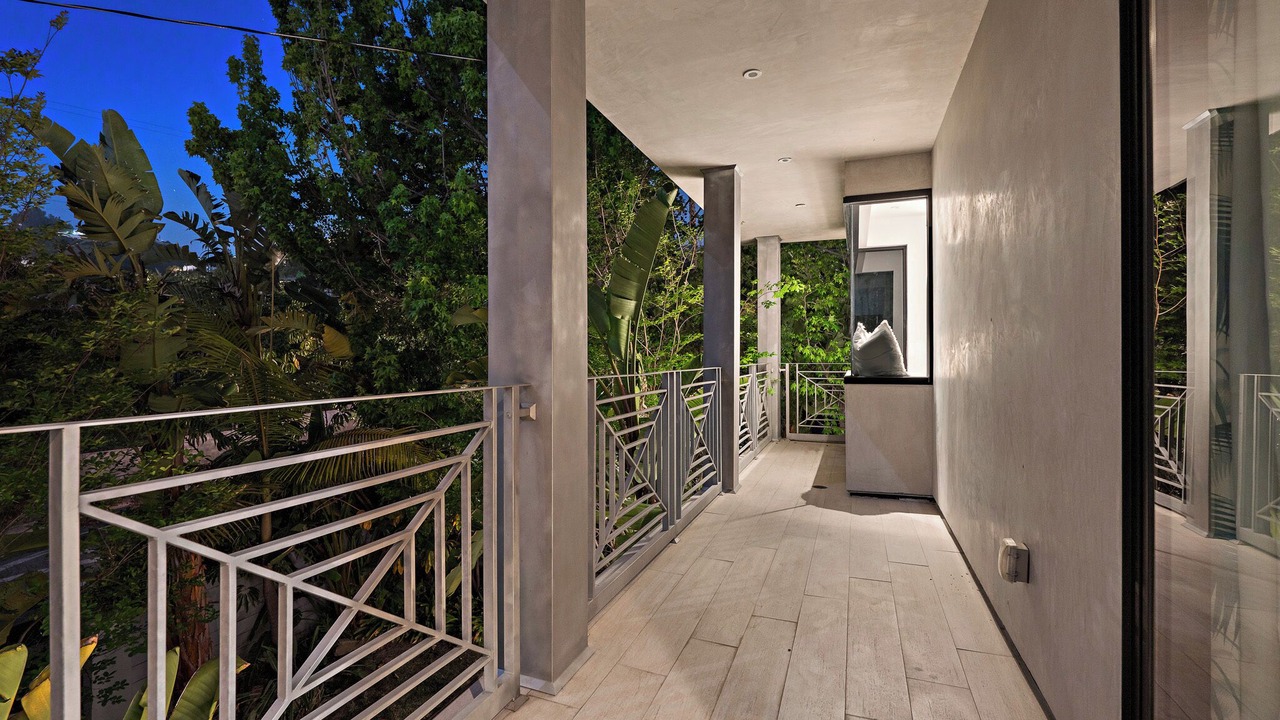 Photo of Patio Balcony in Hollywood