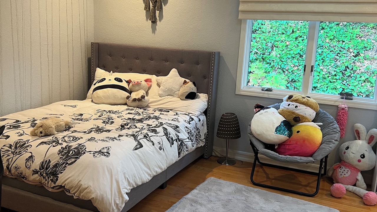 Photo of Bedroom in Burlingame Hills