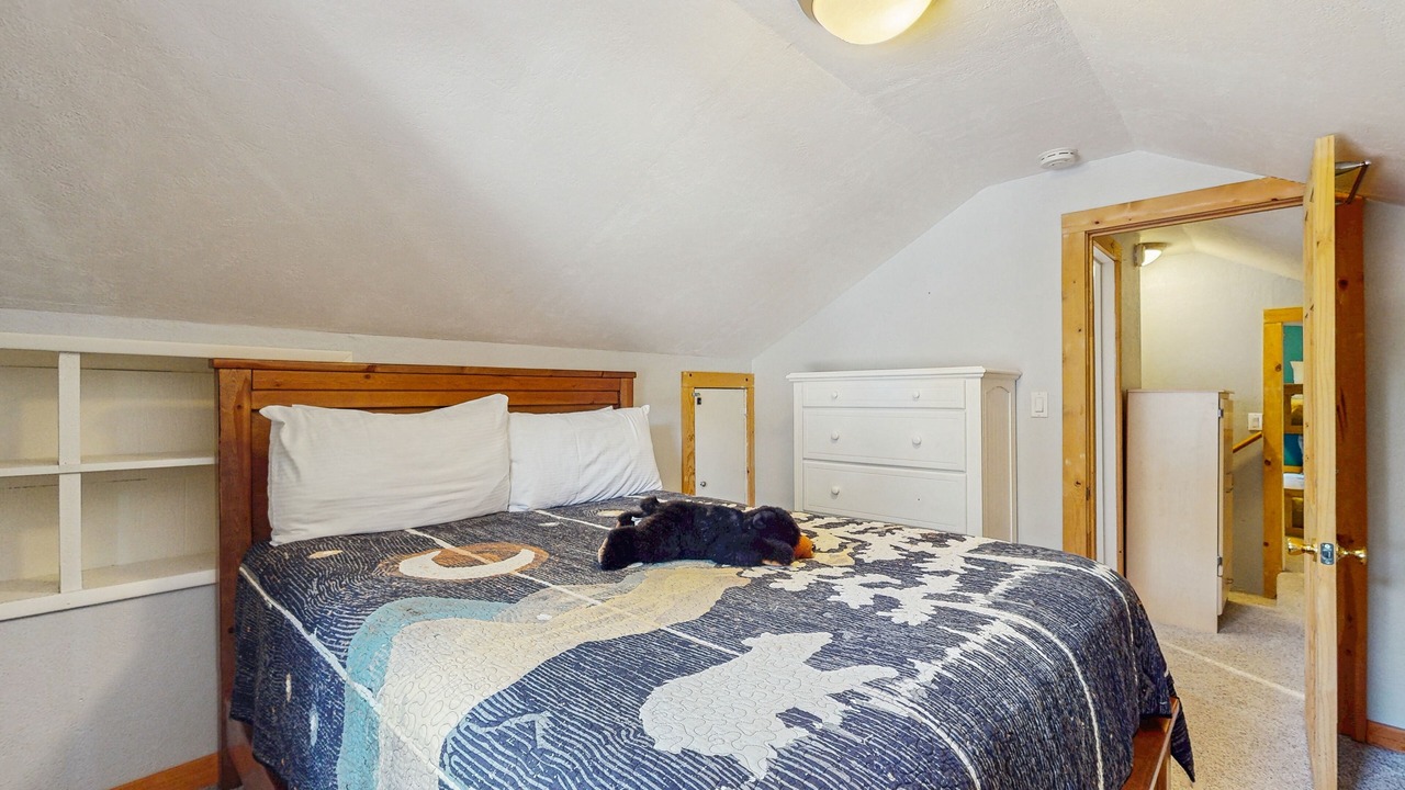 Photo of Bedroom in Tahoe Valley