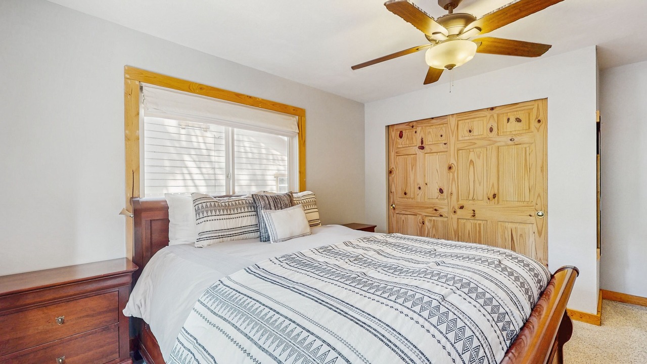 Photo of Bedroom in Tahoe Valley