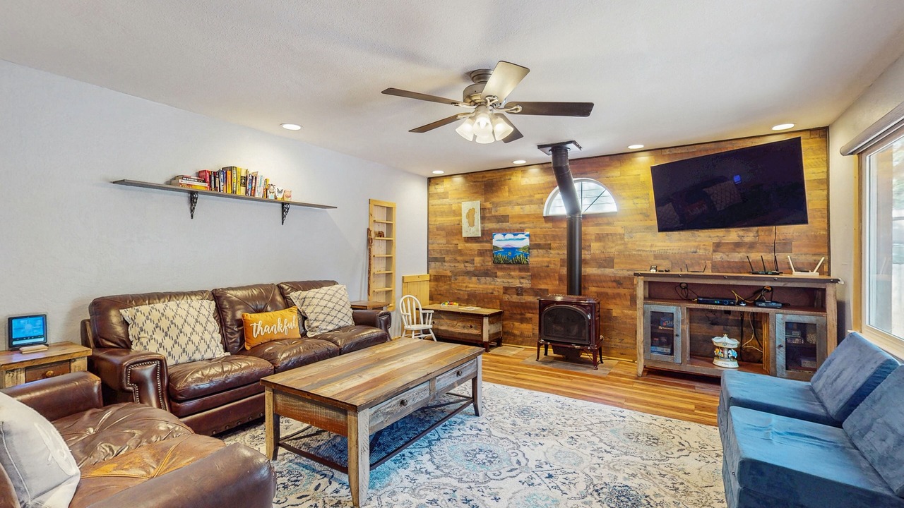 Photo of Livingroom in Tahoe Valley