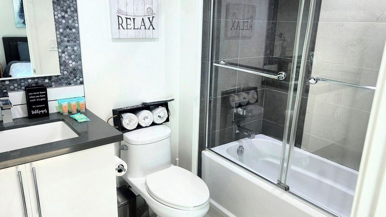 Photo of Bathroom in La Brea