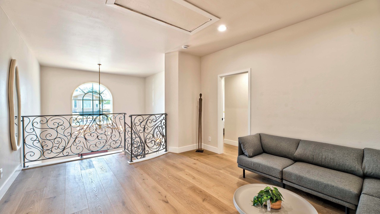 Photo of Livingroom in Bay Ho