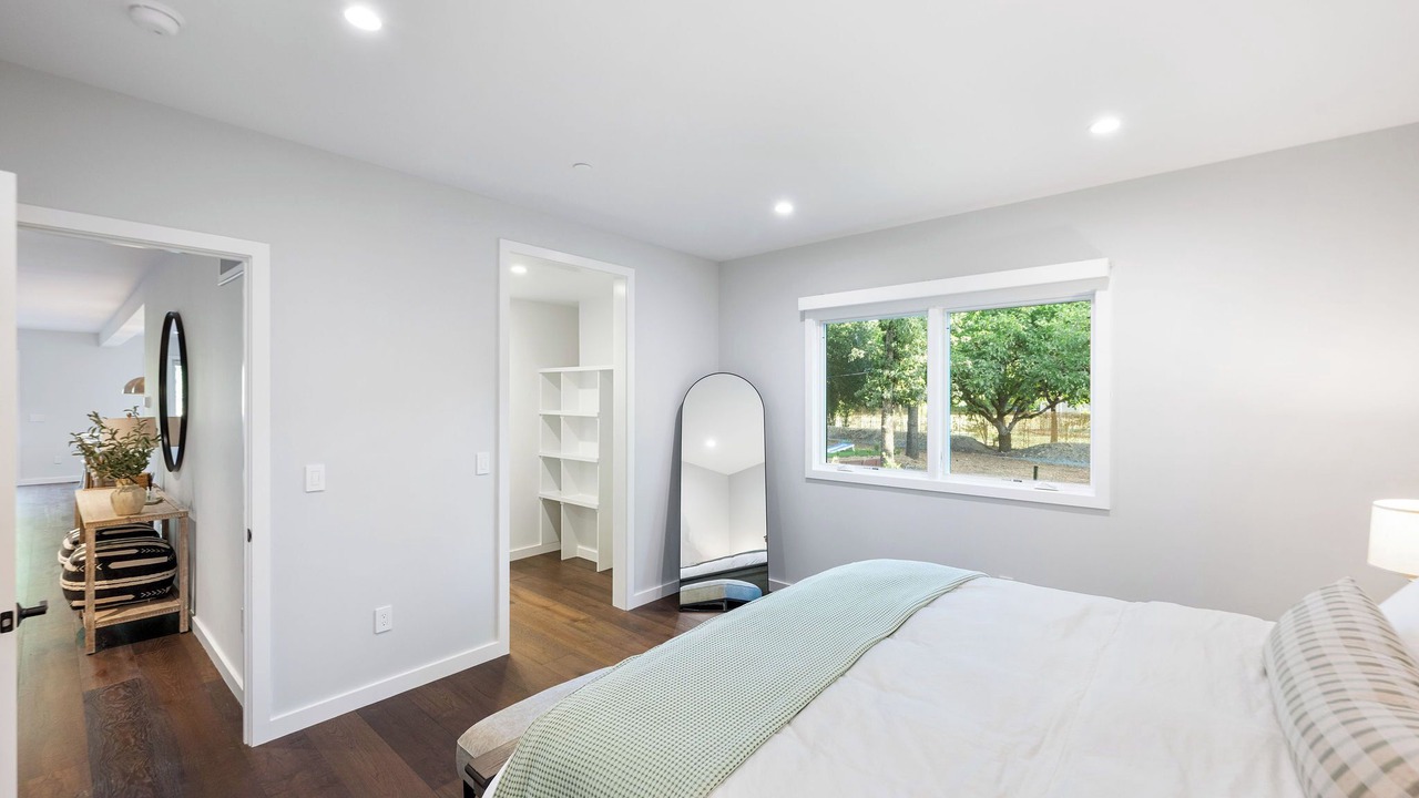 Photo of Bedroom in Kenwood