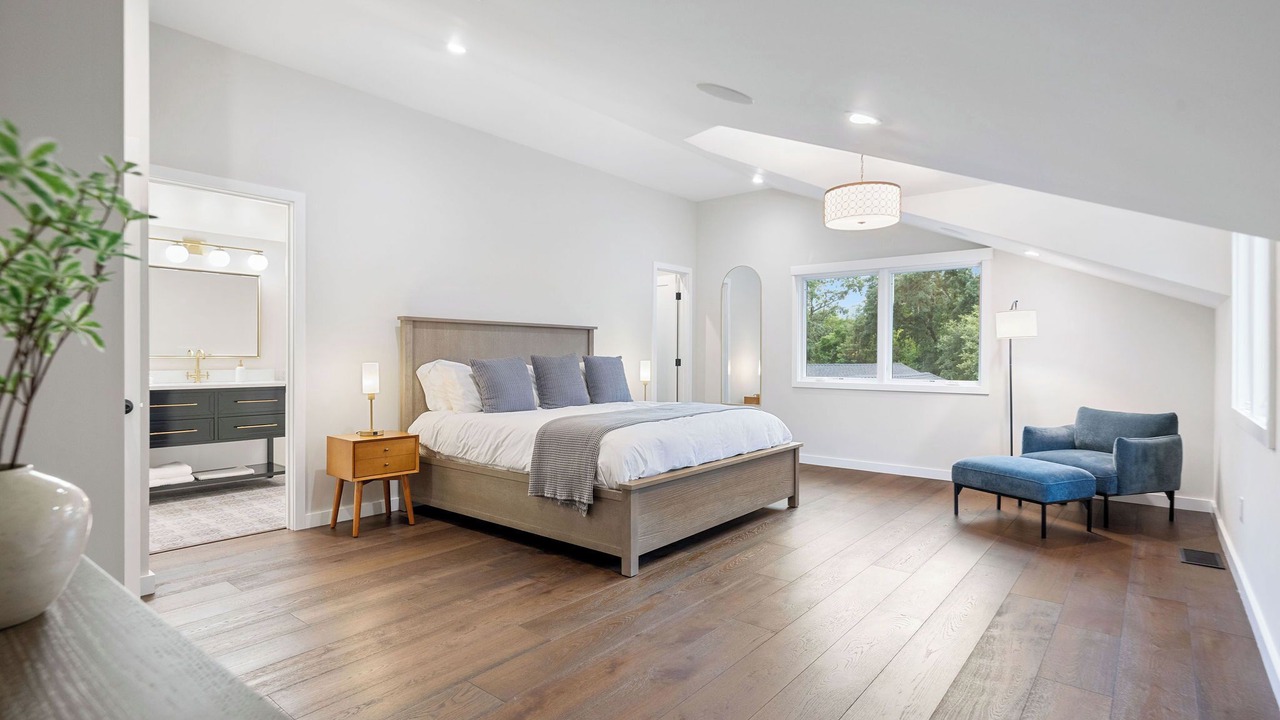Photo of Bedroom in Kenwood