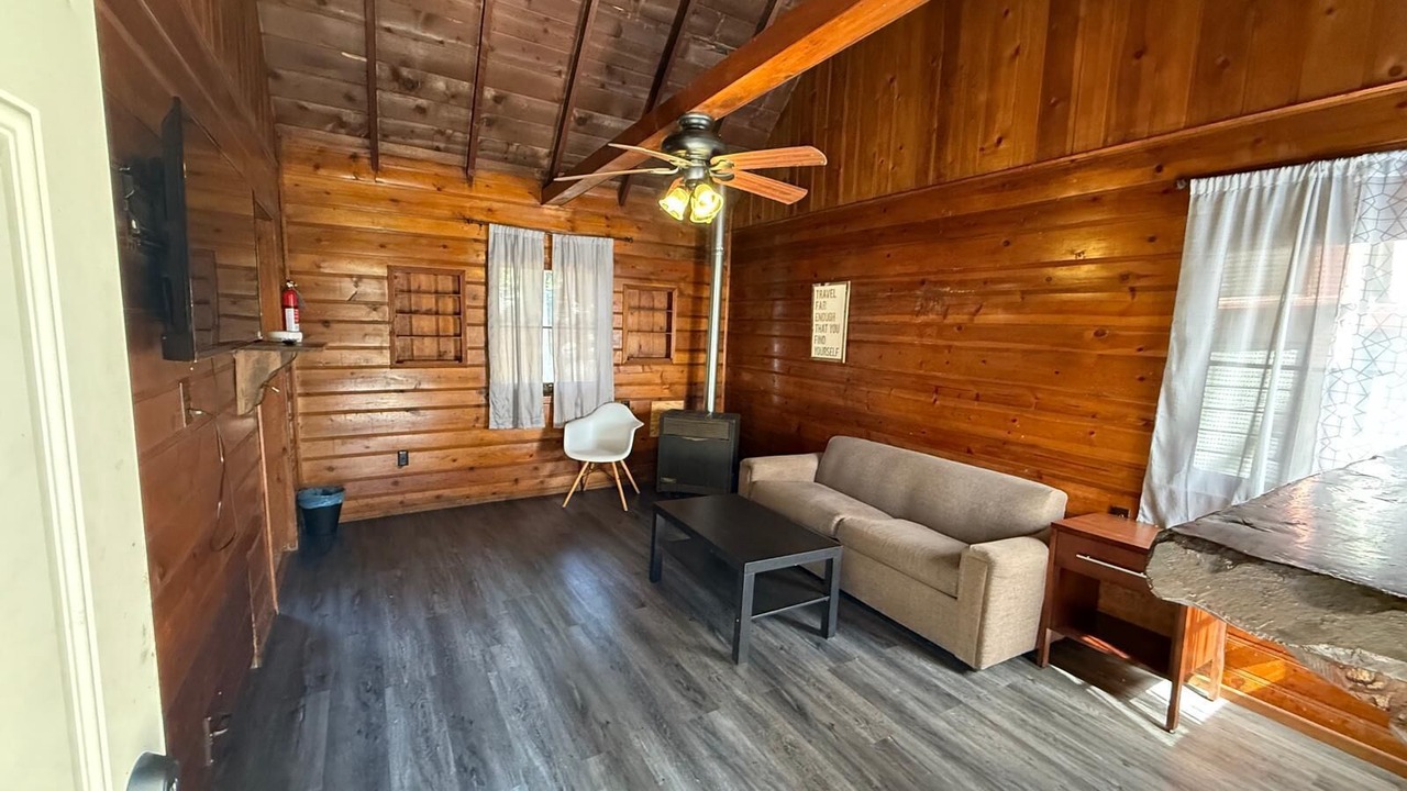 Photo of Livingroom in Crestline