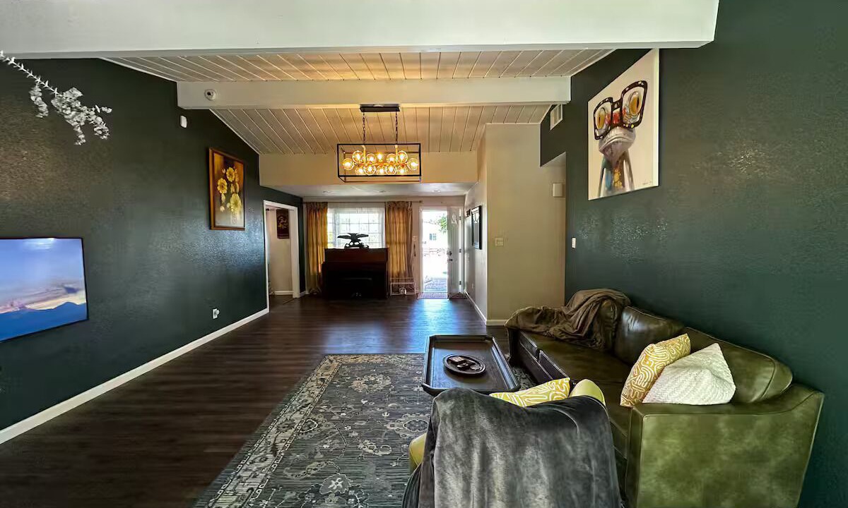 Photo of Livingroom in Napa
