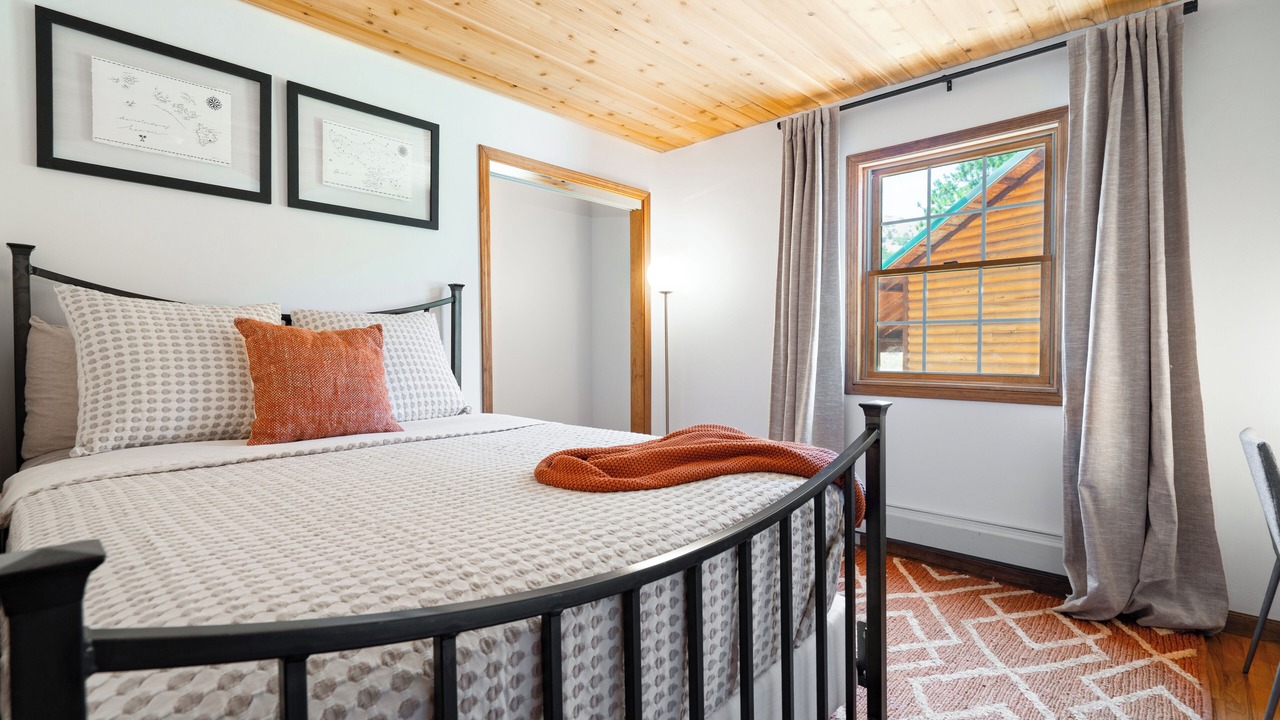 Photo of Bedroom in Doyle