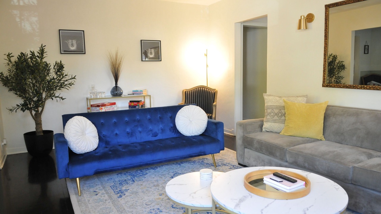 Photo of Livingroom in Toluca Woods