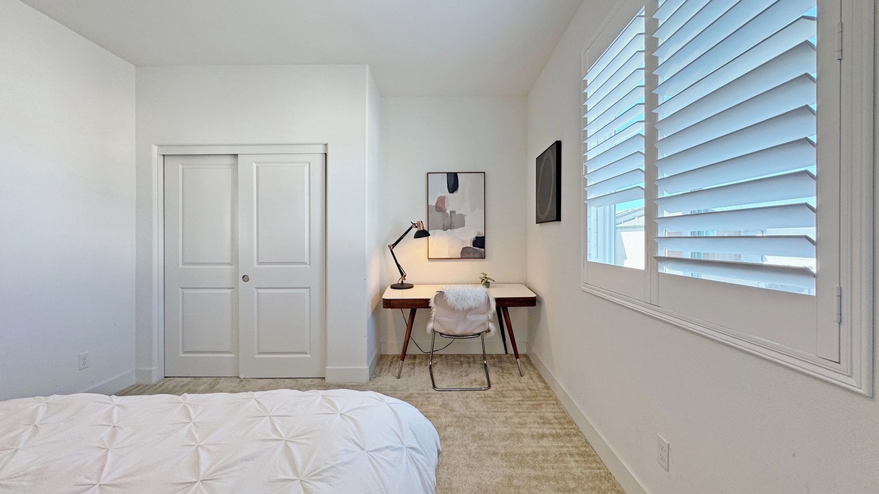 Photo of Bedroom in Lake Forest