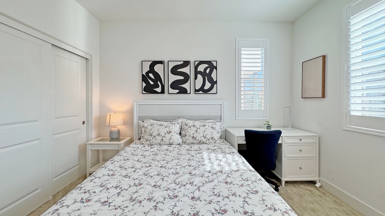 Photo of Bedroom in Lake Forest