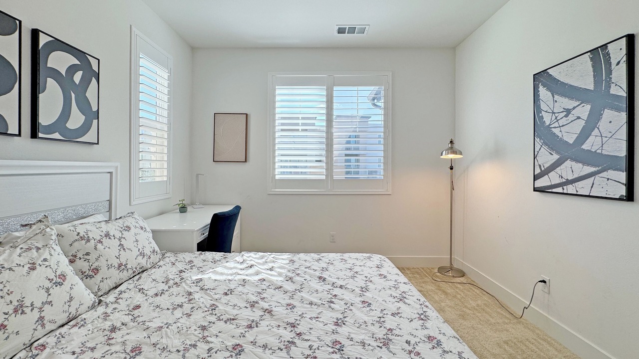 Photo of Bedroom in Lake Forest