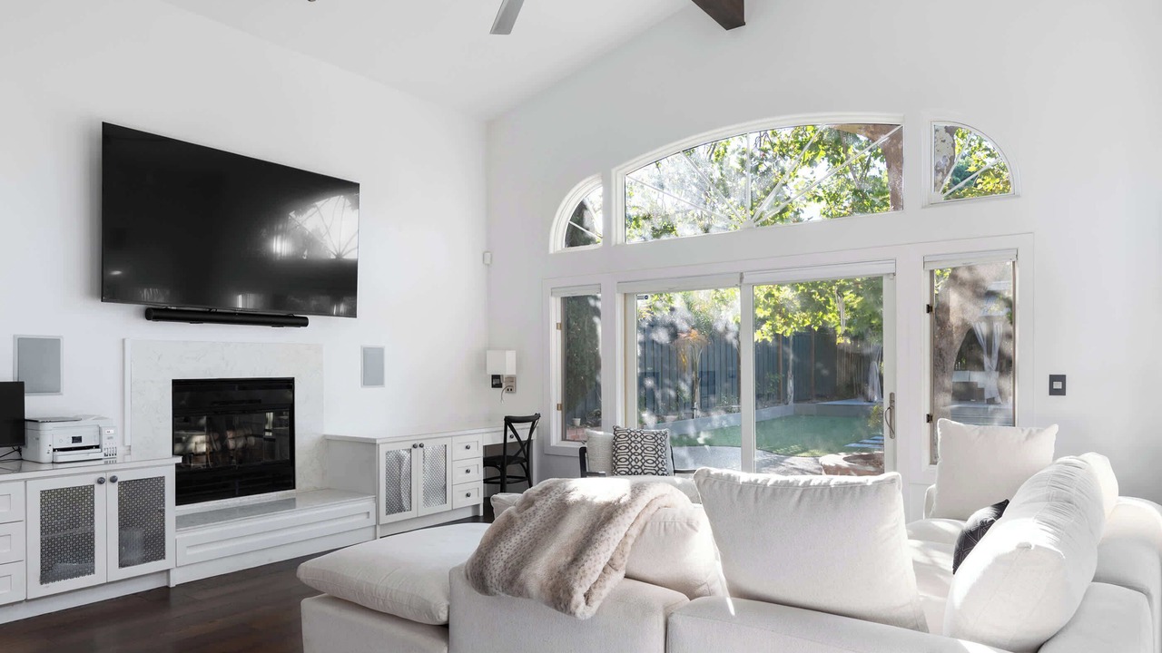 Photo of Livingroom in Saratoga