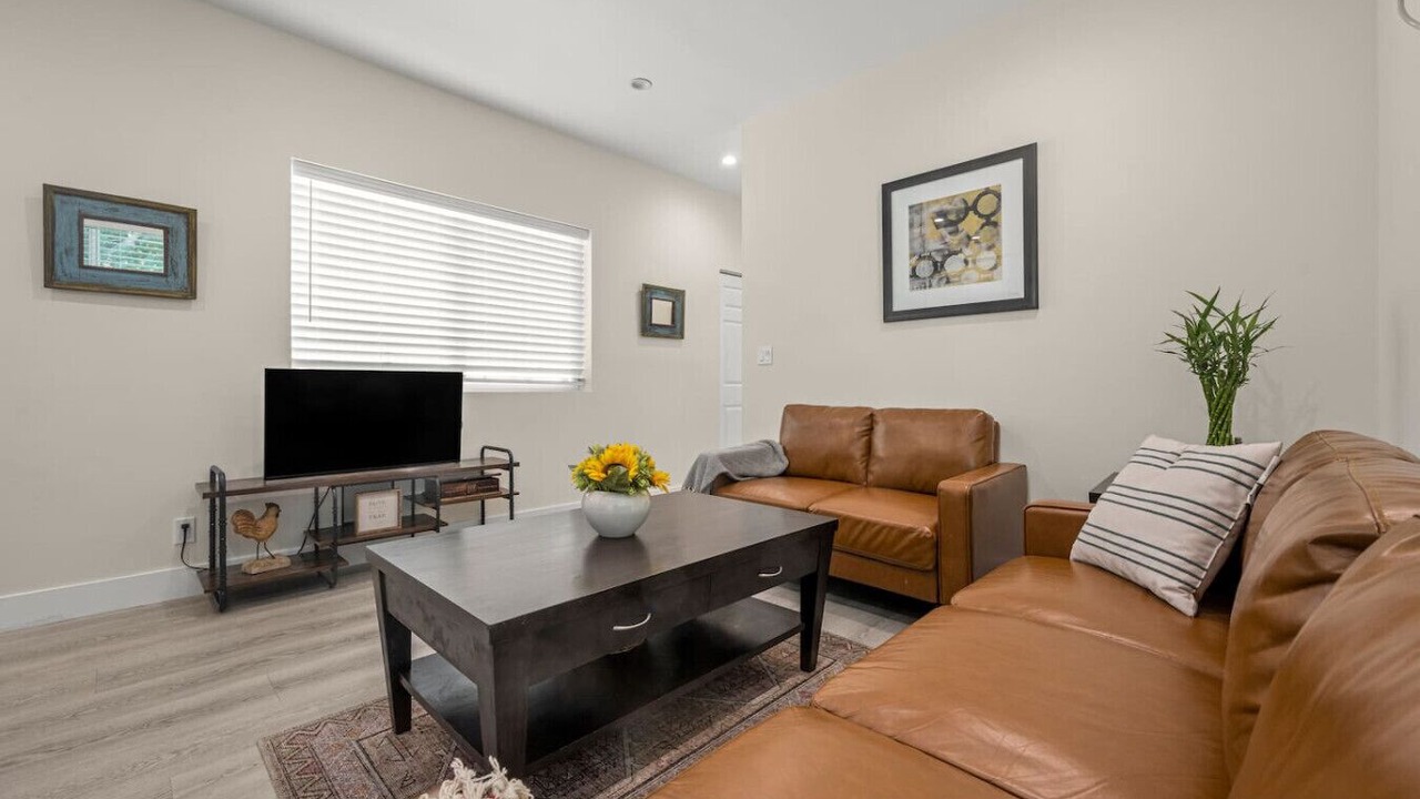 Photo of Livingroom in Reseda