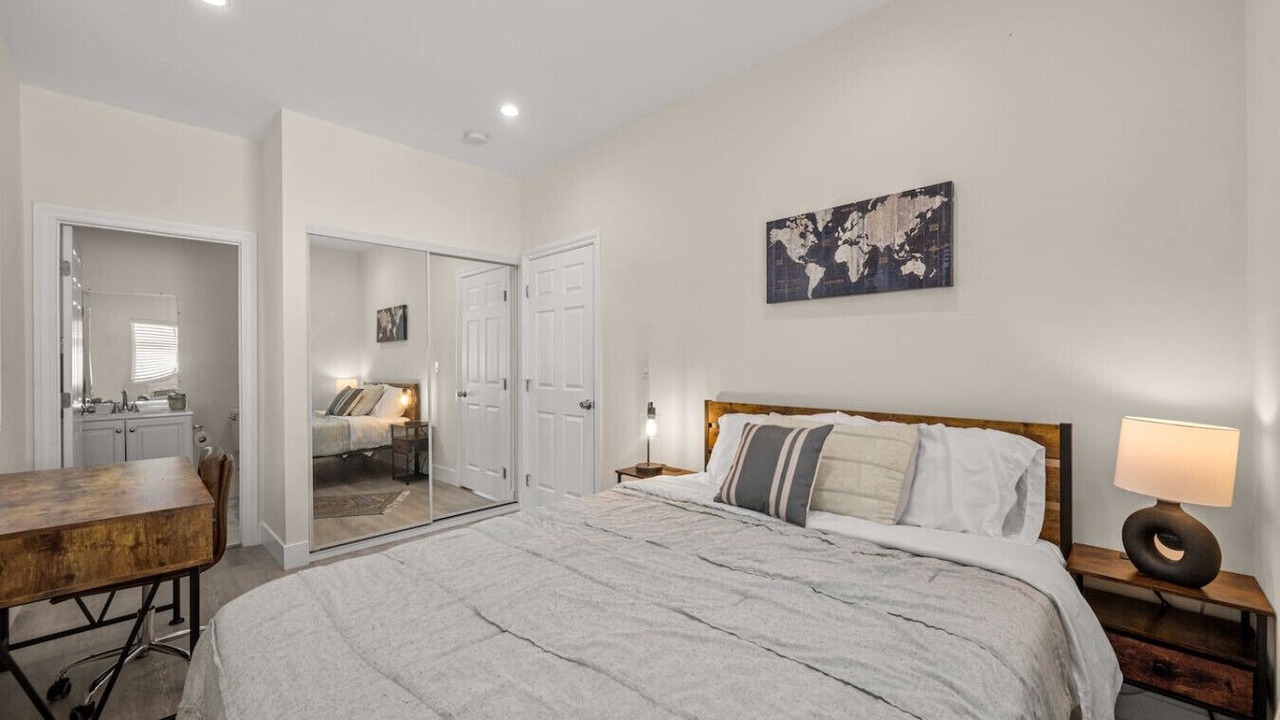 Photo of Bedroom in Reseda