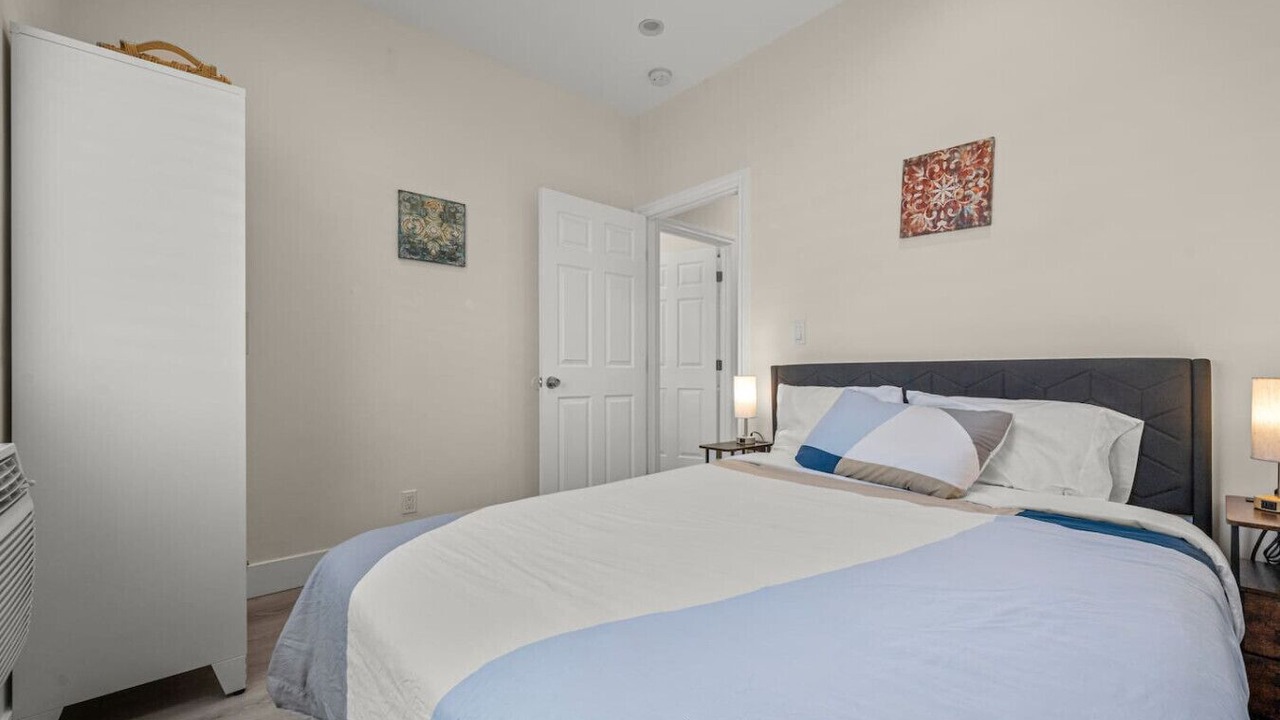 Photo of Bedroom in Reseda