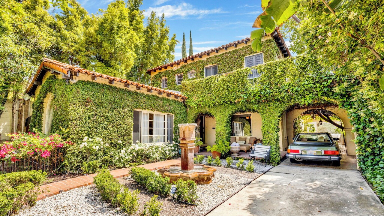 Photo of Outdoor in Melrose