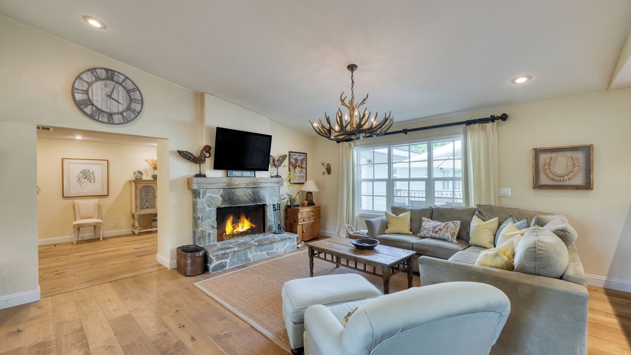 Photo of Livingroom in Glen Ellen