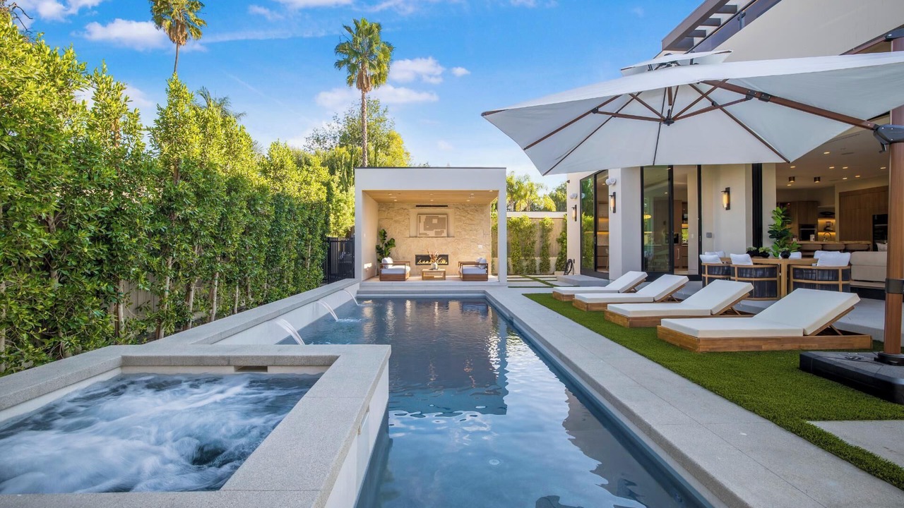 Photo of Outdoor in Encino
