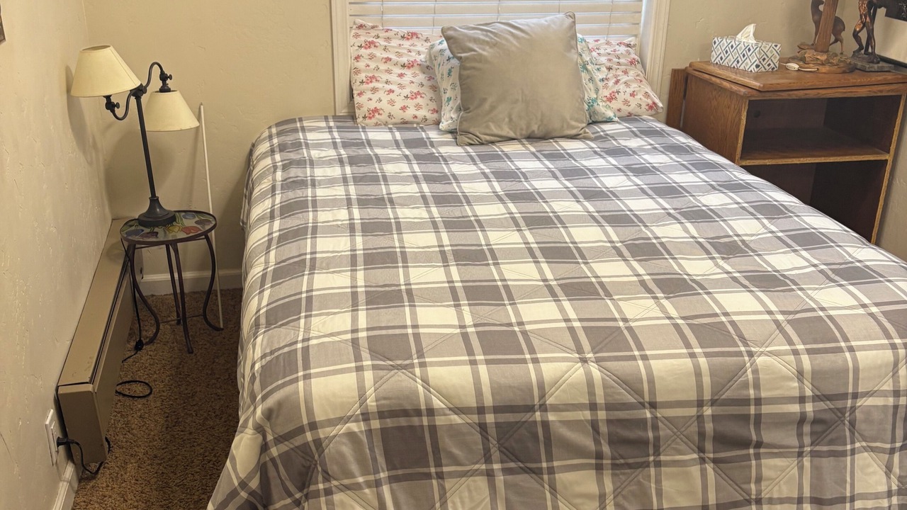 Photo of Bedroom in Dunsmuir