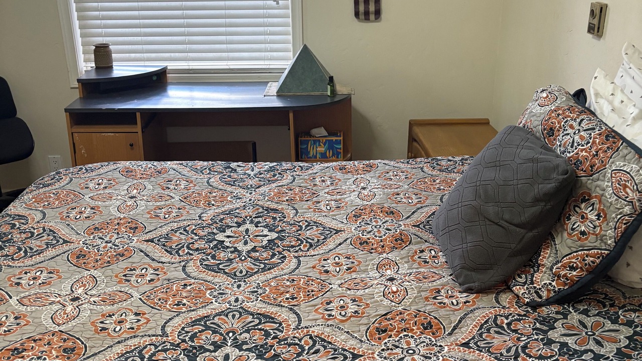 Photo of Bedroom in Dunsmuir