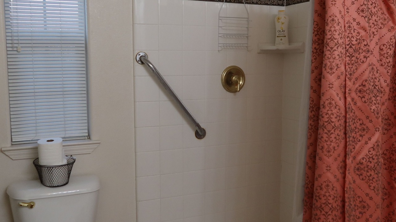 Photo of Bathroom in Merced