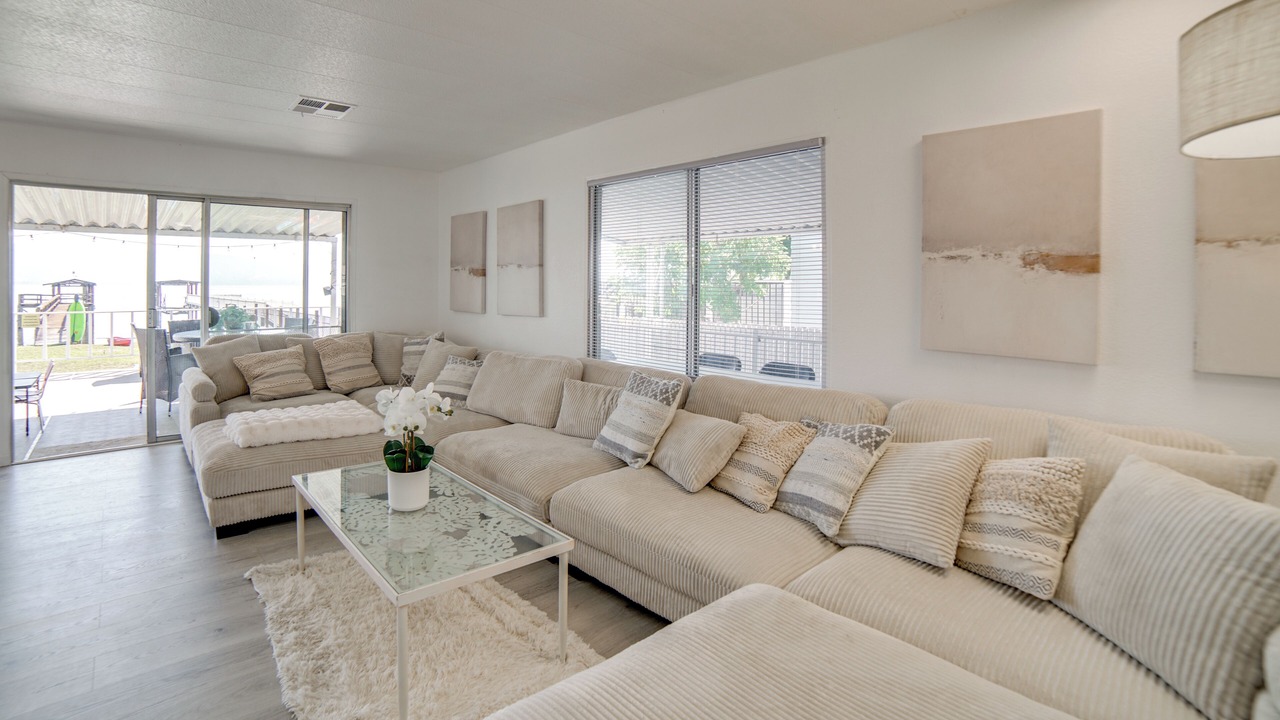 Photo of Livingroom in North Lakeport