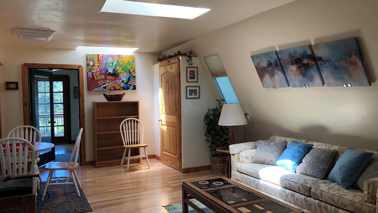 Photo of Livingroom in Rough and Ready
