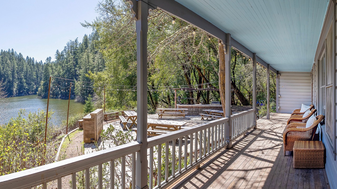Photo of Patio Balcony in Redwood Valley