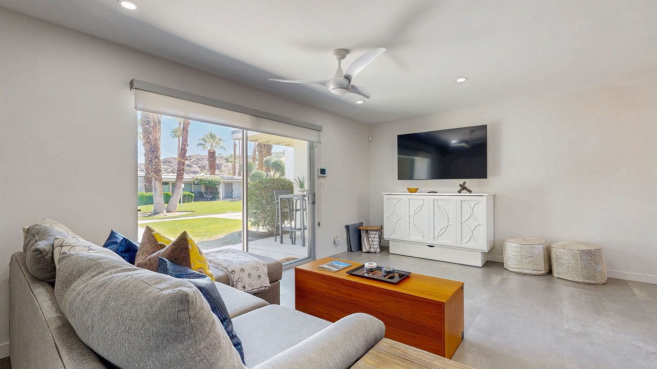 Photo of Livingroom in Araby Commons