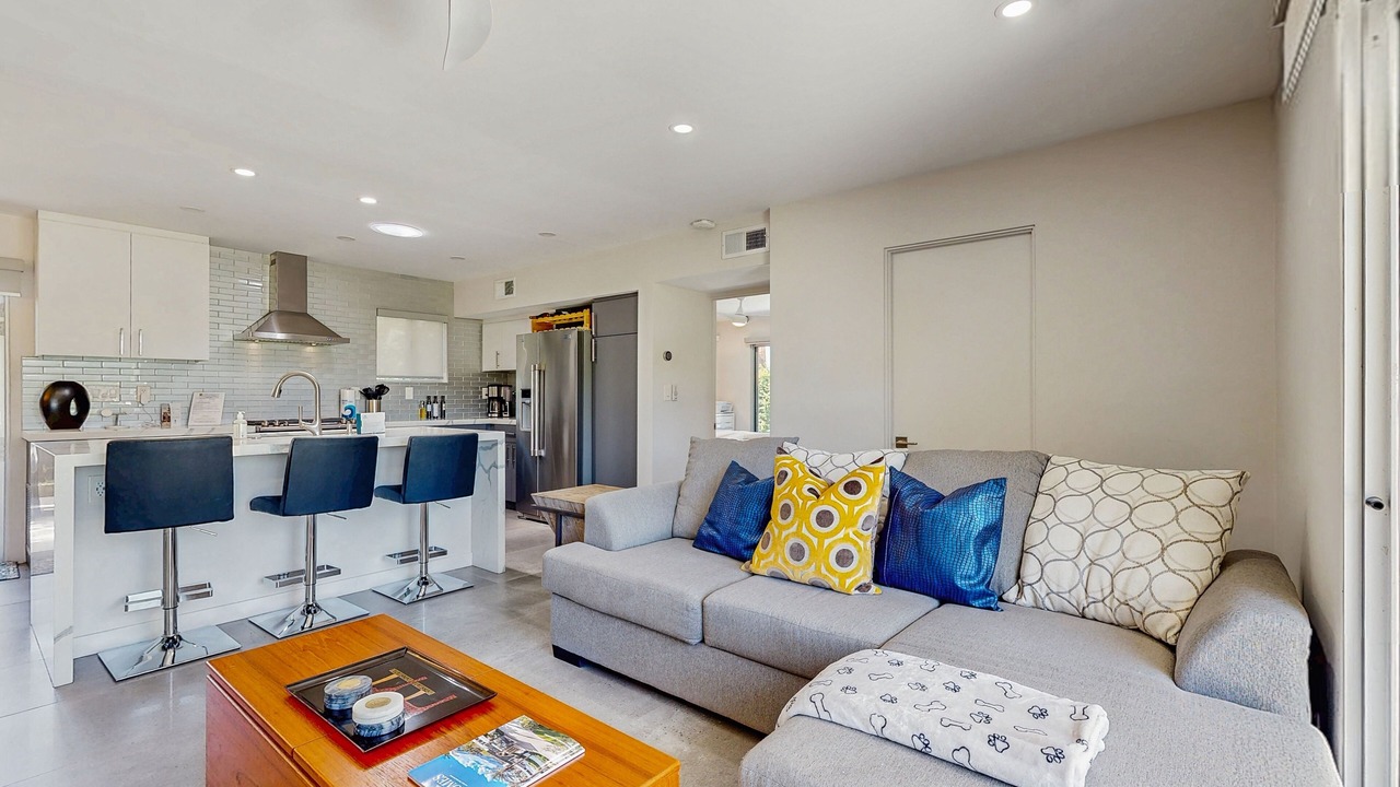 Photo of Livingroom in Araby Commons