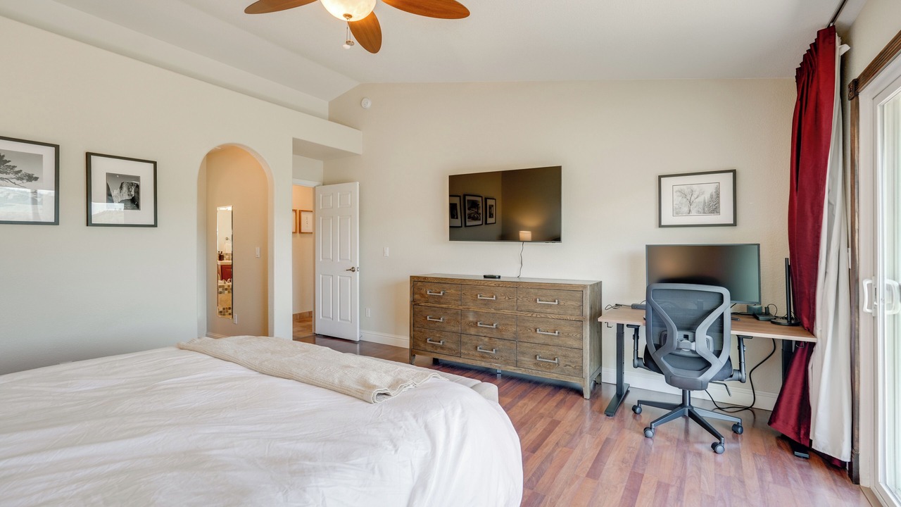 Photo of Bedroom in Groveland