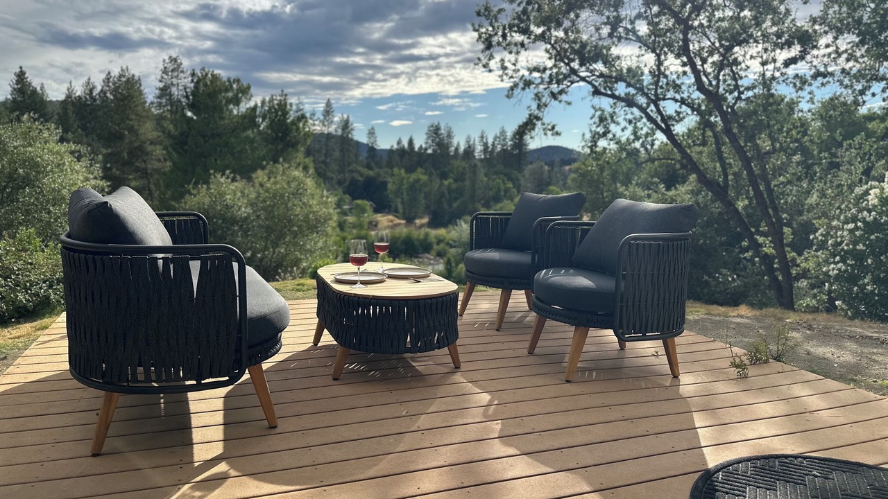 Photo of Patio Balcony in Lotus