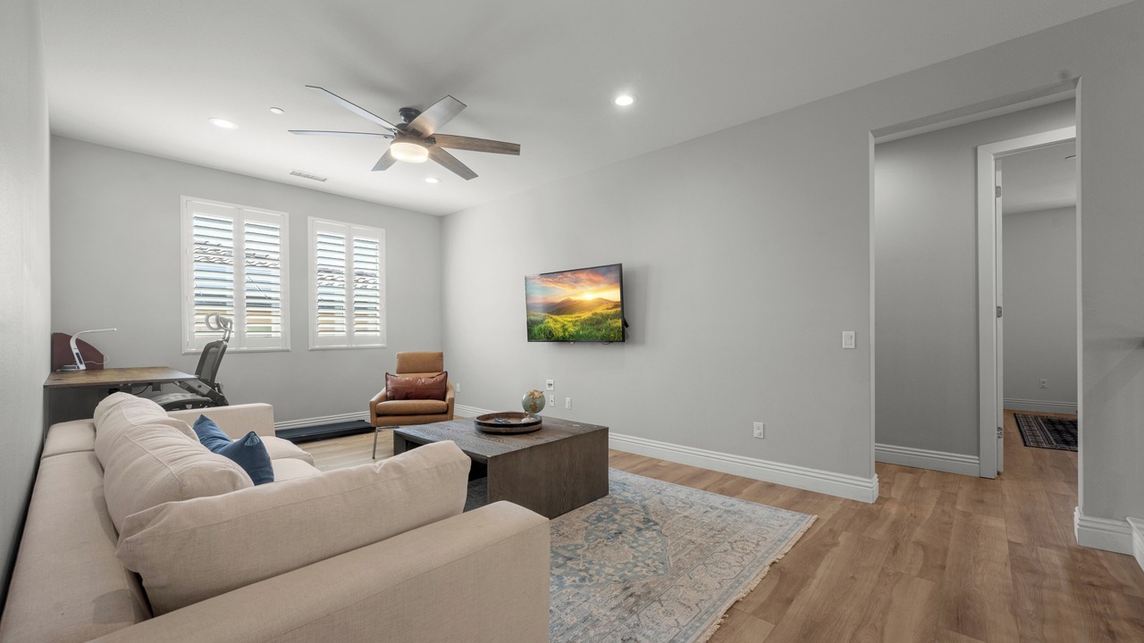 Photo of Livingroom in Canyon Country