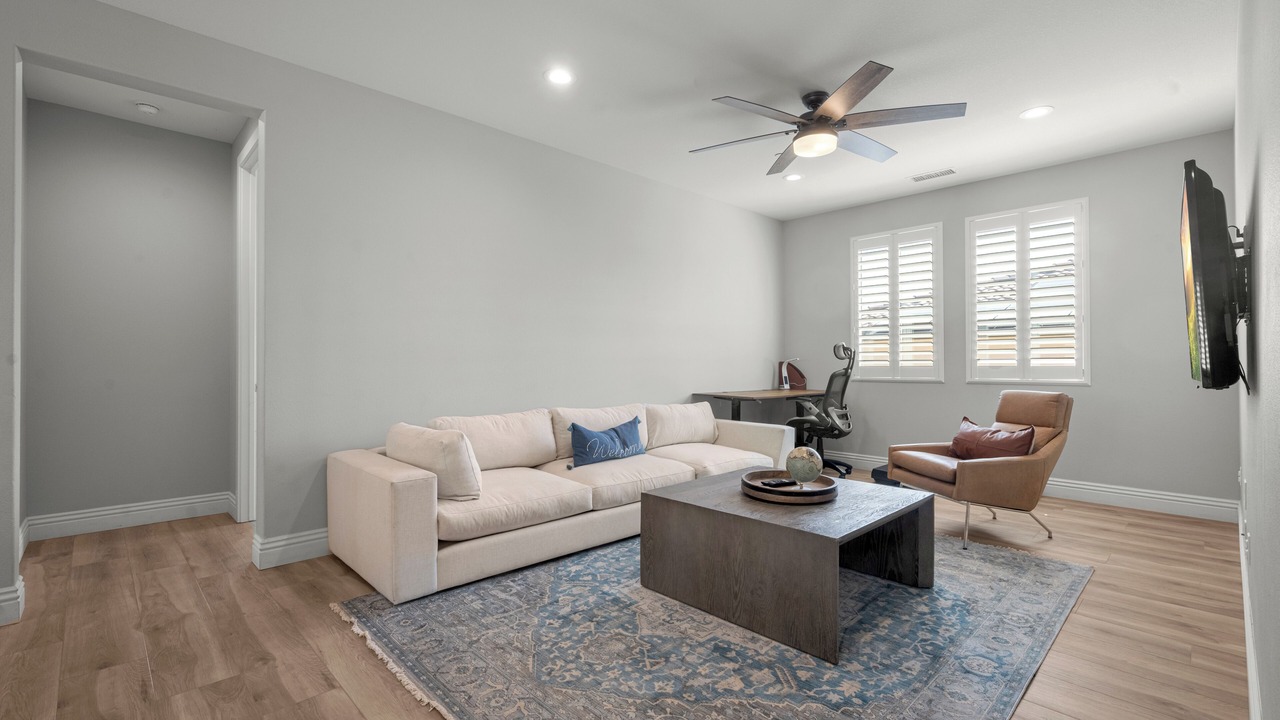 Photo of Livingroom in Canyon Country