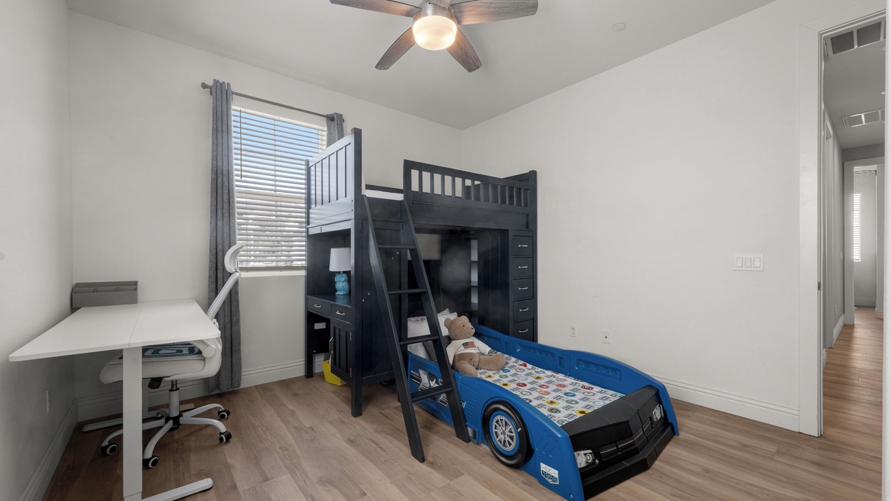 Photo of Bedroom in Canyon Country