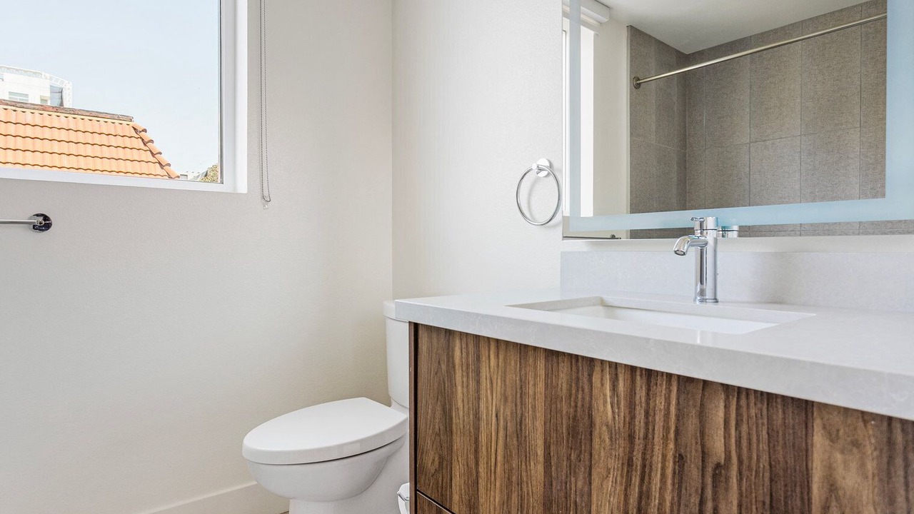 Photo of Bathroom in Wilshire Center